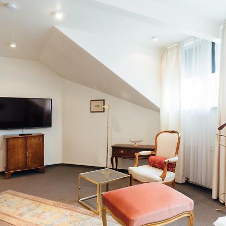 Das Kleine Hotel In Ruhiger Stadtlage Wiesbaden Luaran gambar