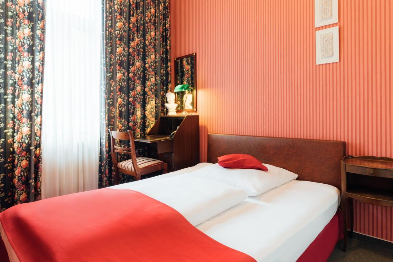 Das Kleine Hotel In Ruhiger Stadtlage Wiesbaden Luaran gambar