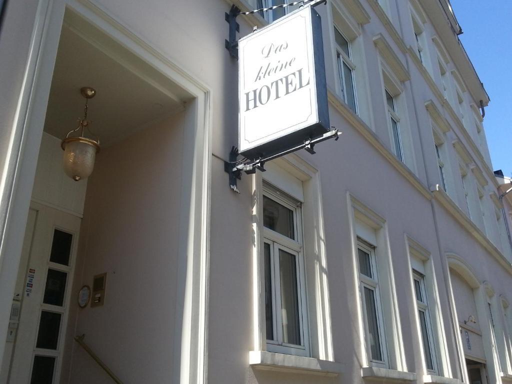 Das Kleine Hotel In Ruhiger Stadtlage Wiesbaden Luaran gambar